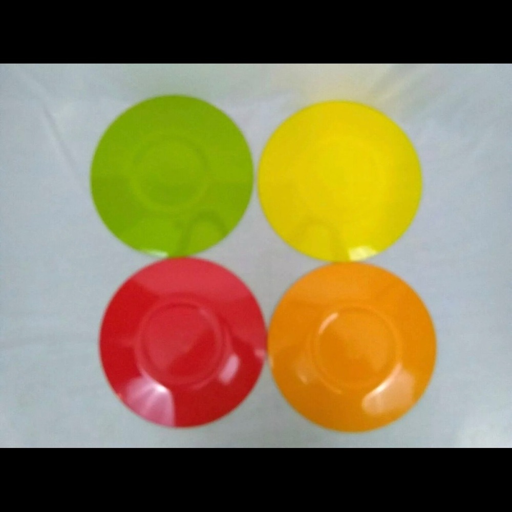 Mickey Mouse lemon & fruit plates NWT never opend - Picture 4 of 4